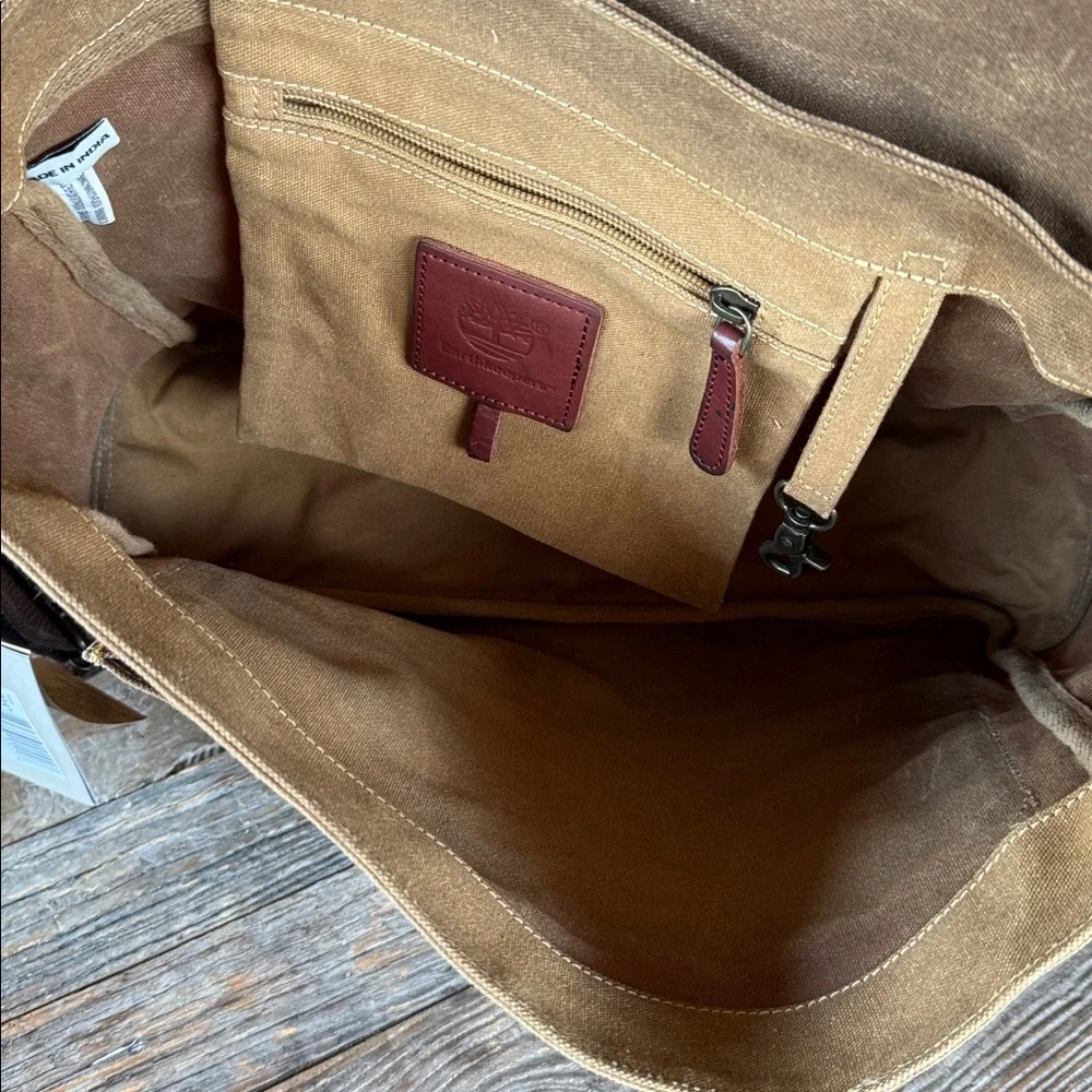 Timberland Sebasoo oiled canvas leather trim messenger bag NWT